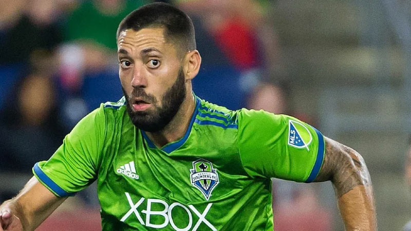 Clint Dempsey - Skinny football player