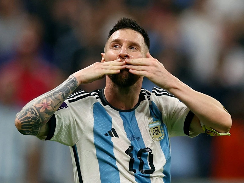 Lionel Messi - Skinny football player