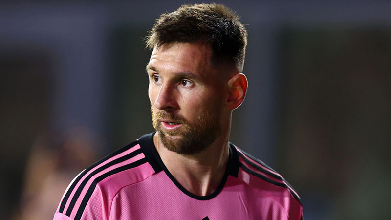 Lionel Messi - Worst ever football player