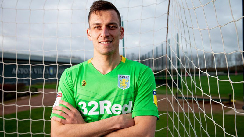 Who is the tallest soccer player in the world: Lovre Kalinic - 6'7" (201 cm)