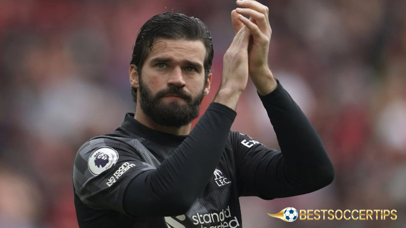Handsome liverpool player: Alisson Becker