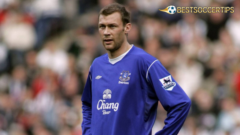 Best nicknames for football players: Duncan Ferguson - Duncan Disorderly