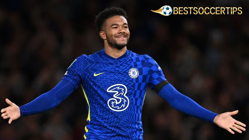 Who is the best right back in premier league: Reece James