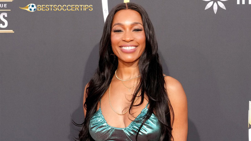 Female sports reporters black: Cari Champion