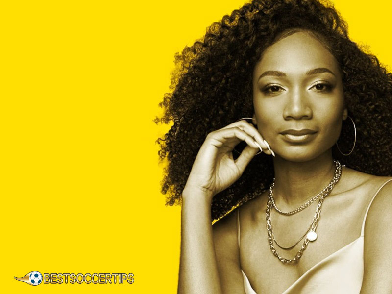 Black female sports reporters: Arielle Chambers