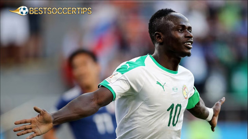 Football players who grew up poor: Sadio Mané