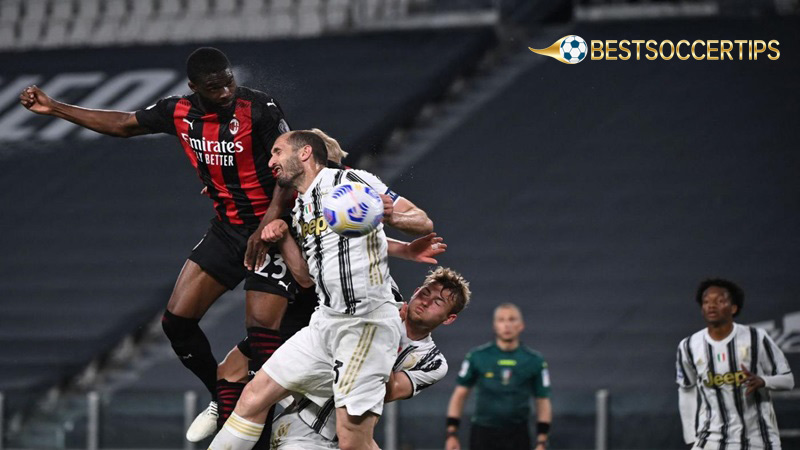 Highest jumper in football: Fikayo Tomori vs Juventus (2.61m)