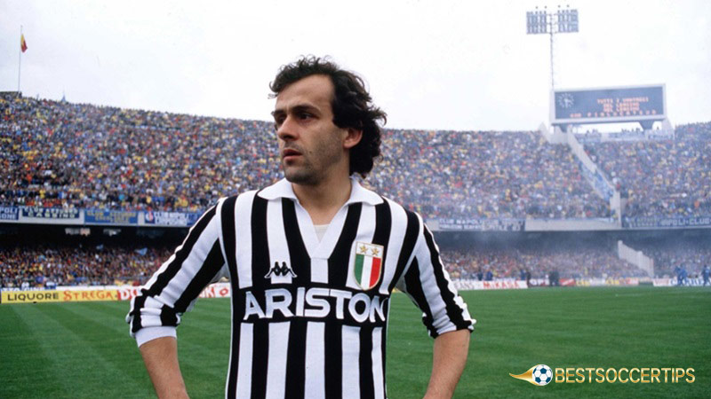 Highest goal scoring midfielder: Michel Platini - 353