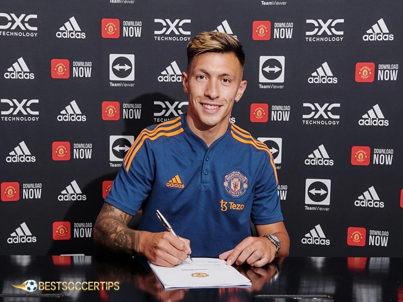 Left footed centre backs: Lisandro Martínez