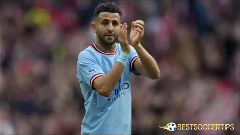 Left footed football players: Riyad Mahrez