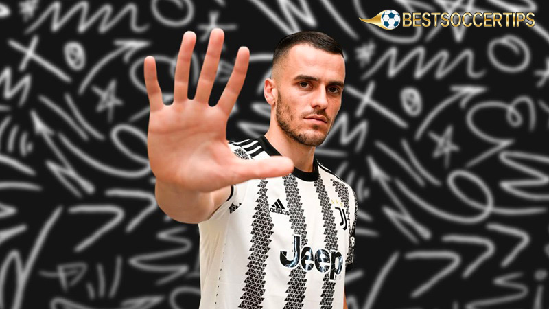 Number 17 soccer players: Filip Kostić (Juventus)
