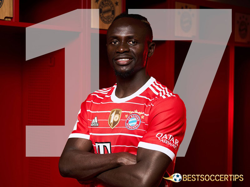 Number 17 soccer players: Sadio Mane (Bayern Munich)