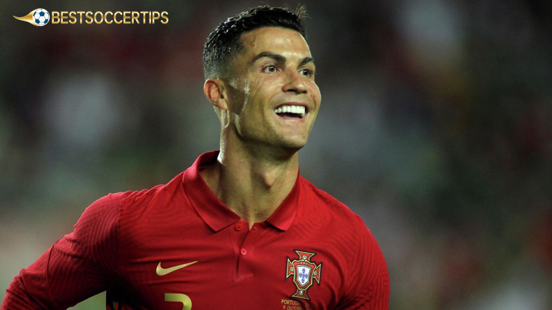 Soccer players with the number 9: Ronaldo