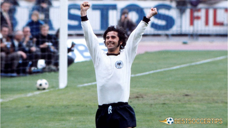 Number 9 soccer players: Gerd Müller