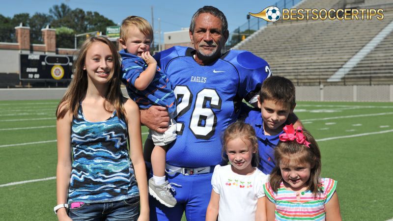 Oldest players in college football: Alan Moore