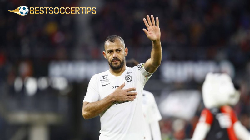 Top 10 oldest football players: Vitorino Hilton
