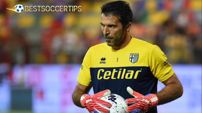 Oldest players in soccer: Gianluigi Buffon