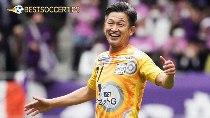 Oldest football players: Miura Kazuyoshi