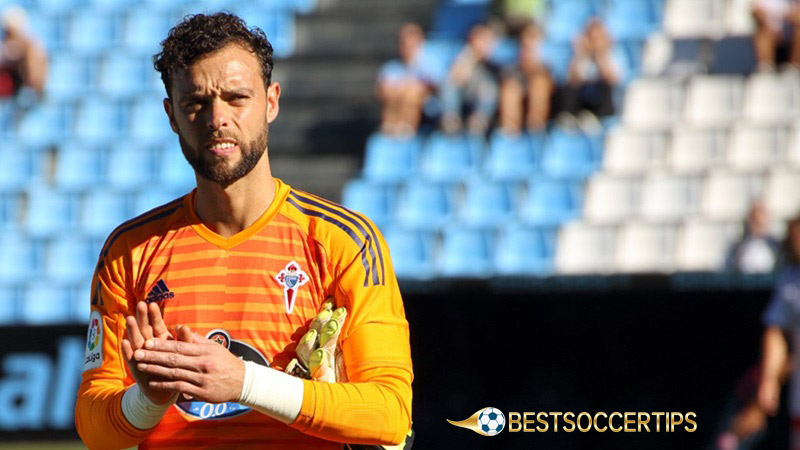 Shortest goalkeeper in soccer: Sergio Alvarez