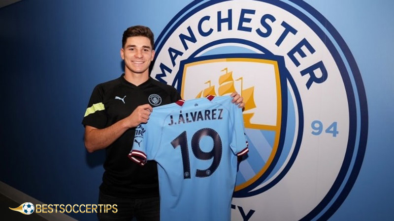 Football players with jersey number 19: Julian Alvarez (Manchester City)