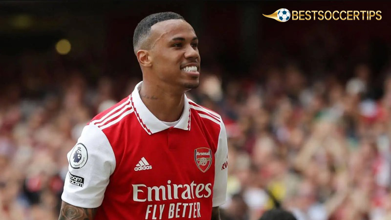 Famous soccer players number 6: Gabriel Magalhães (Arsenal)