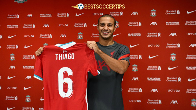 Best number 6 soccer players: Thiago Alcantara (Liverpool)