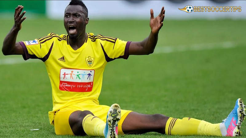 Tallest goalkeeper in soccer: Lacina Traore