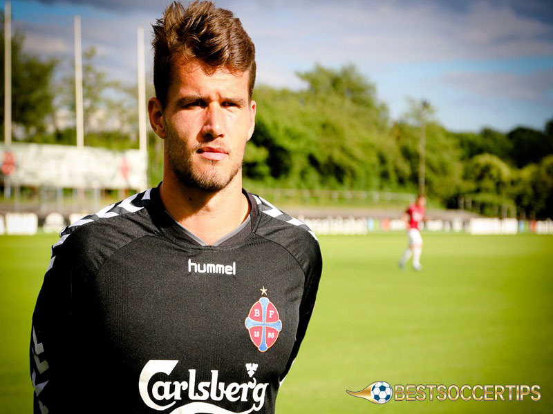 Tallest goalkeeper: Simon Bloch Jorgensen