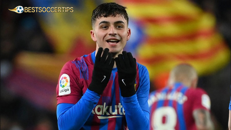 Best under 25 soccer players: Pedri (Barcelona)