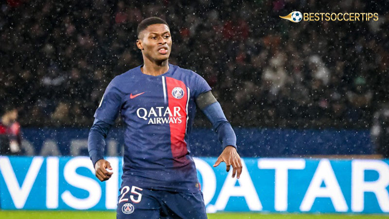 Number 25 soccer players: Nuno Mendes (PSG)