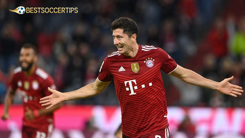Polish soccer players: Robert Lewandowski (2008–Present, 132 appearances – 76 goals)