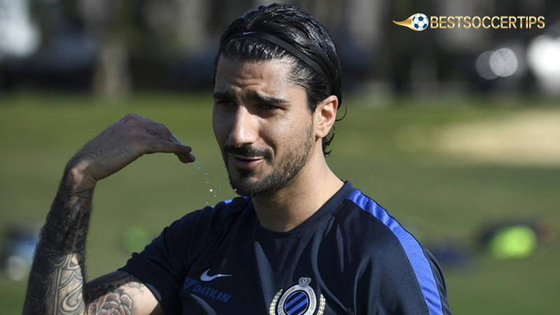 Soccer players with long hair and headband: Lior Rafaelov