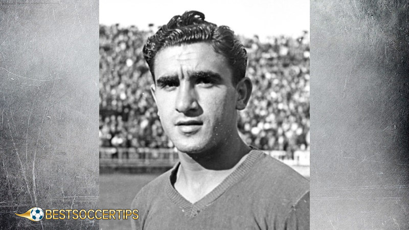 Youngest player in Barcelona: Vicente Martinez (16 years, 9 months, 7 days)