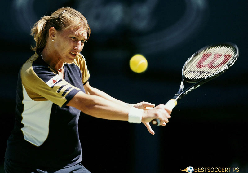 Monica Seles - Top 10 female tennis players of all time
