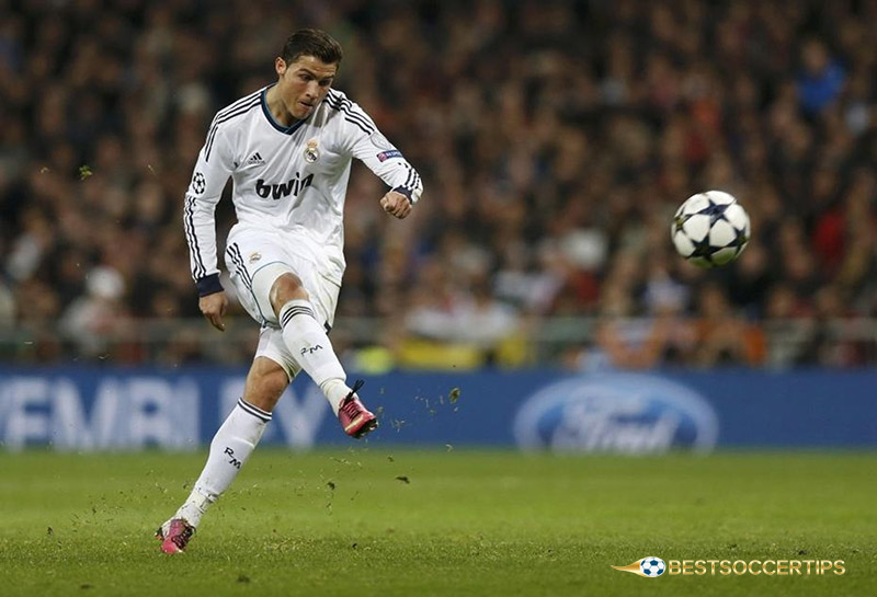 Best goals from Ronaldo: Arsenal – May 2009