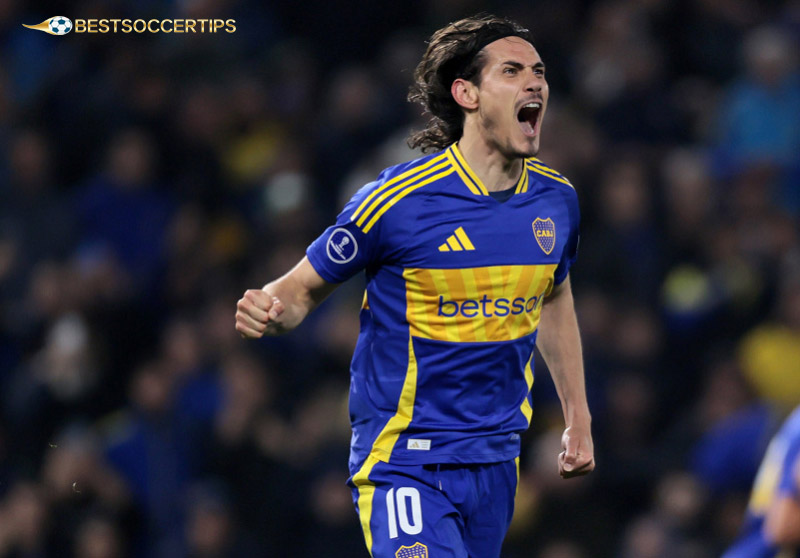 Edinson Cavani - Most right footed goals