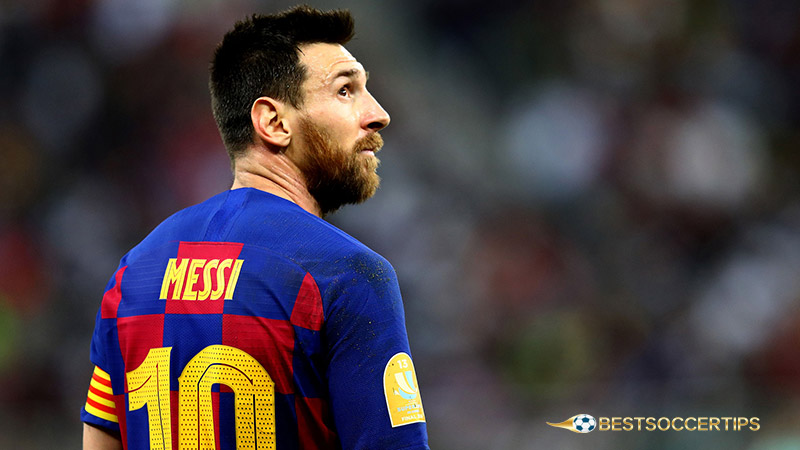 Lionel Messi - Most right footed goals