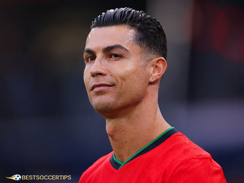 Who is a better player Ronaldo or Messi?