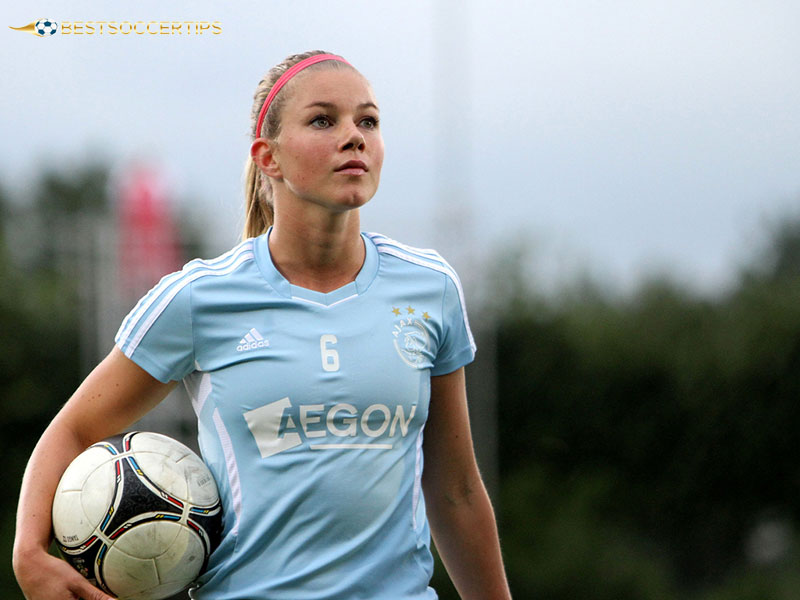 Anouk Hoogendijk Anna -Beautiful female soccer player