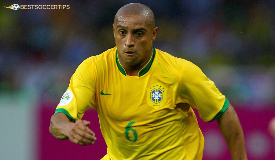 Roberto Carlos – Left back with a cannon shot