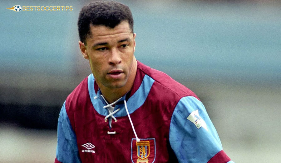 Paul McGrath - The rock in the defense, a symbol of Aston Villa's resilience