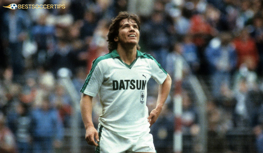 Although he only played for 4 years, Matthäus left a deep impression thanks to his tactical thinking and comprehensive technique