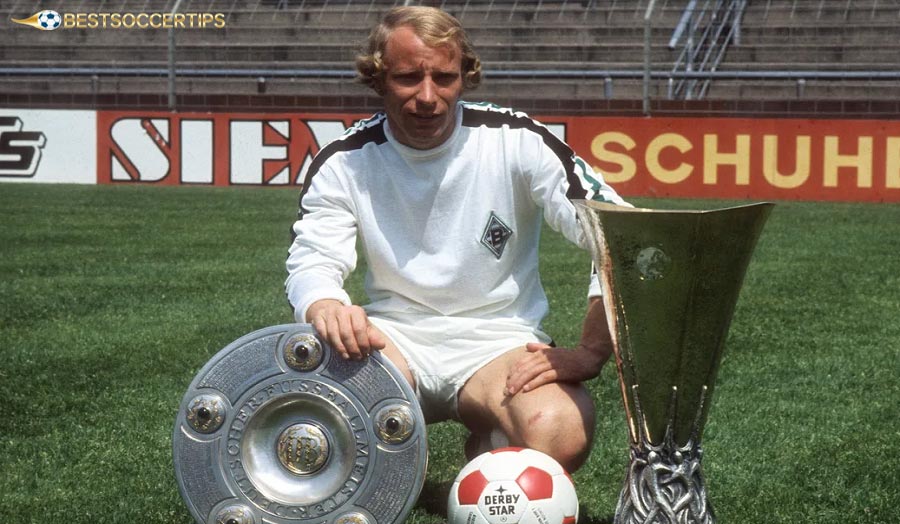 Berti Vogts - Steel defender with more than 400 matches, symbol of the team's solid and fierce defense