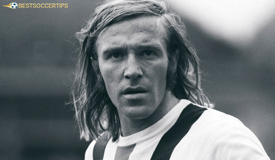 Günter Netzer - The talented conductor who helped shape Gladbach's attractive attacking style of the 1970s
